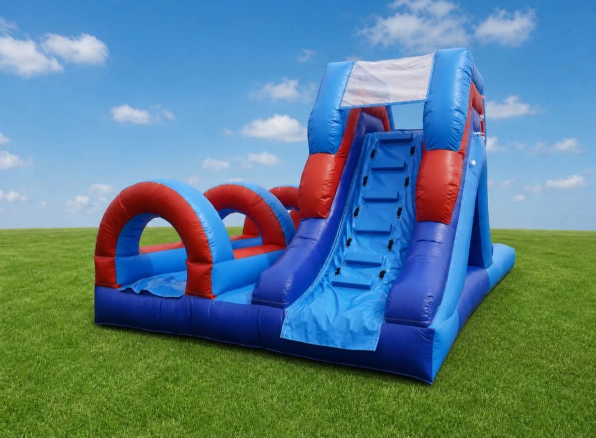 Inflable acuático con tobogán