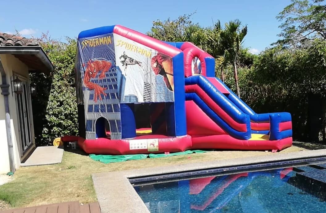Inflable con la figura de Spider-Man