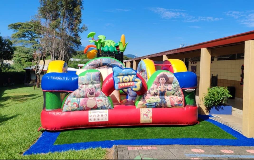 Inflable temático de Toy Story